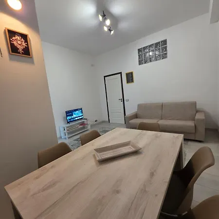 شقة Vivaldi Holidays Historic House In The Center Of