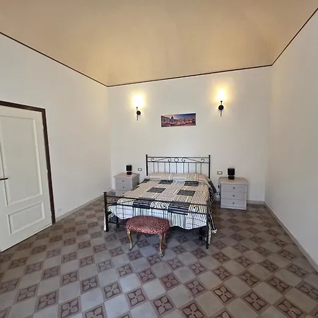 Appartement Vivaldi Holidays Historic House In The Center Of Palermo