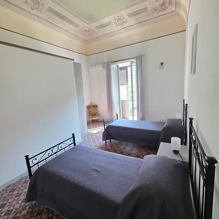 Appartement Vivaldi Holidays Historic House In The Center Of