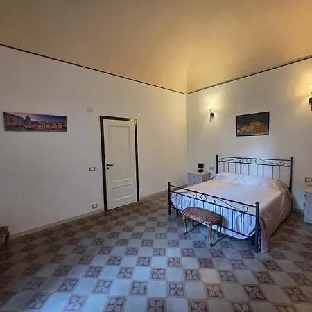 Vivaldi Holidays Historic House In The Center Of